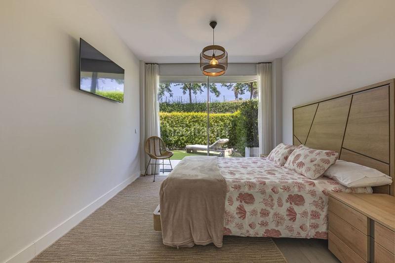 Foto 30733321-47e7-4b23-94c3-93ac1fd44610. Apartament amb aparcament piscina a Parque Central Estepona