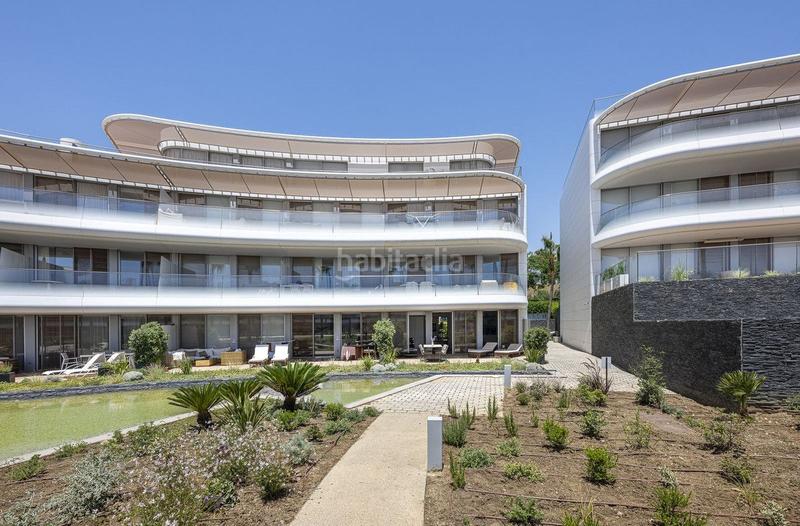 Foto 431fee3d-5e57-4eea-969d-ac3c480dc47c. Apartment with parking pool in Parque Central Estepona