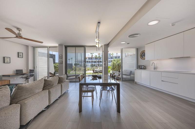 Foto aadfa2bb-658c-41f5-8157-796c7c8256f9. Apartment with parking pool in Parque Central Estepona