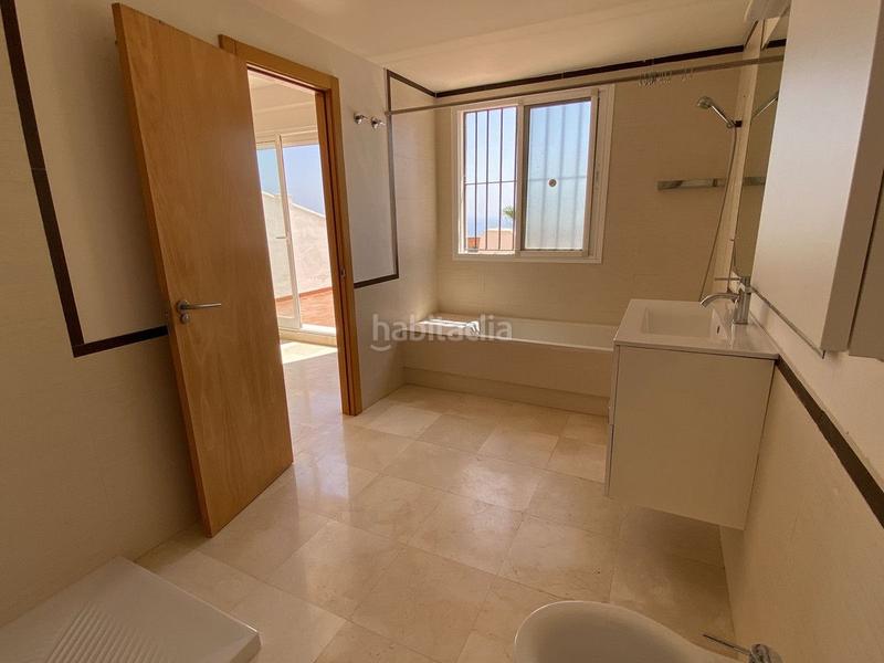 Foto 9dd1e3a9-a40b-4c6e-9cc1-5f964059af48. House with parking pool in San Luis de Sabinillas Manilva