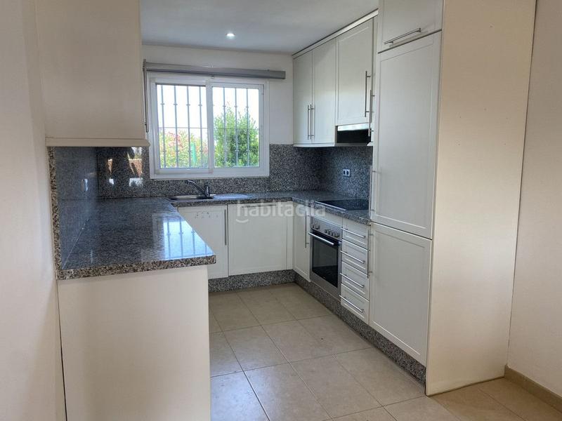 Foto 03ecd643-dab3-4fa7-bf92-8e94f07825ad. Maison avec parking piscine dans San Luis de Sabinillas Manilva