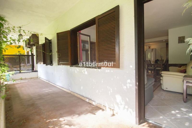 Foto 2f58a560-a0f5-4d8b-8fde-6f5e12bbf58a. Appartement mit pool in La Carolina - Guadalpín Marbella