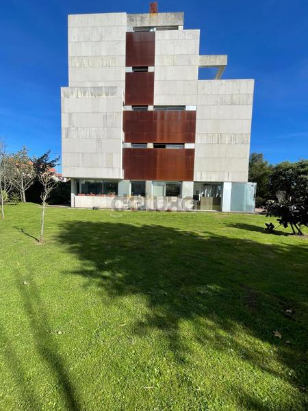 Foto 381920aa-e71b-43d6-bea3-506ec69af21a. Planta baixa amb calefacció aparcament piscina a Santander