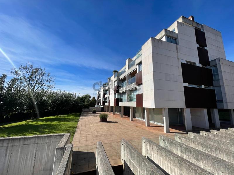 Foto 8b6bf631-2394-42f1-b43e-7123c1cf5d35. Planta baixa amb calefacció aparcament piscina a Santander