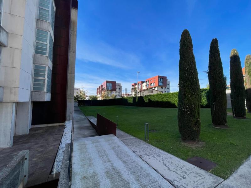 Foto afbe0d0f-2794-4e17-9171-ad11e0be5ea1. Planta baixa amb calefacció aparcament piscina a Santander