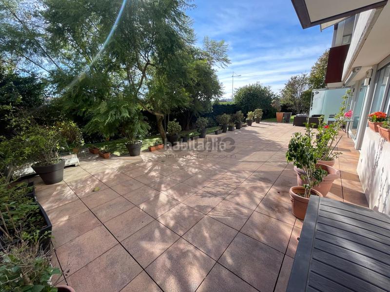 Foto b41c6f39-2513-4fb8-aeeb-9c2072b931b1. Planta baixa amb calefacció aparcament piscina a Santander