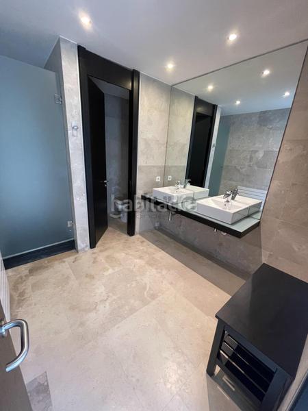 Foto d88d35e8-2d91-4b24-ac7c-09b4047eebee. Planta baixa amb calefacció aparcament piscina a Santander