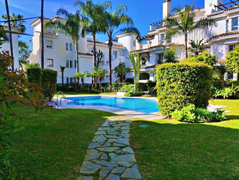 Foto d5a239cf-6048-4eb9-b052-25d93b31faf1. Apartament amb aparcament piscina a Las Brisas Marbella