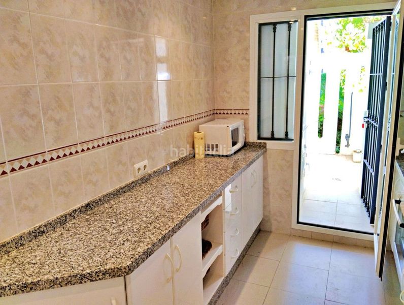 Foto f32d41f3-91b8-44d6-9a0b-1dcffa027860. Apartament amb aparcament piscina a Las Brisas Marbella