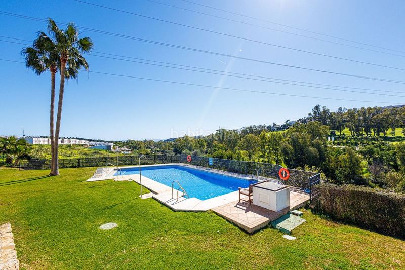 Foto a7ad10d1-47e8-4d48-bb51-14cf4eb8ef0e. Casa amb aparcament piscina a Estepona golf Estepona