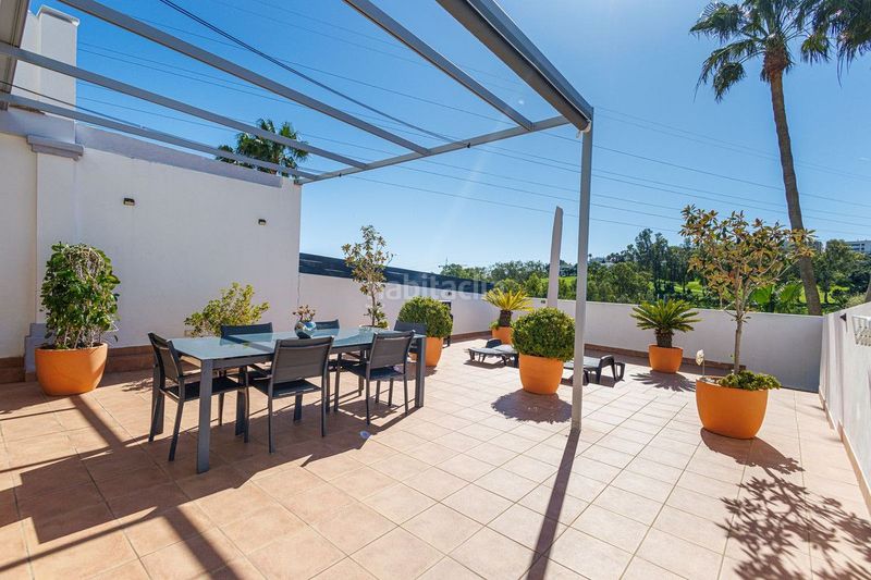 Foto bfe21178-b17b-46f7-a5e7-d5bdd517702b. Casa amb aparcament piscina a Estepona golf Estepona