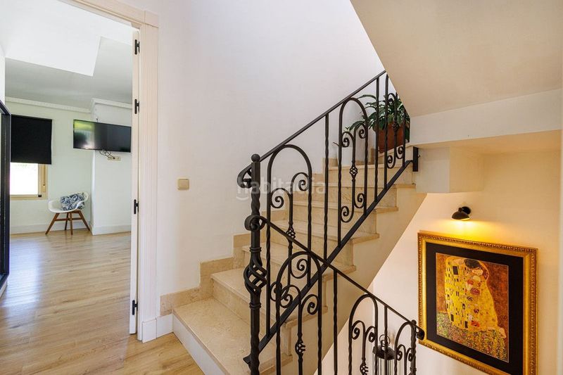 Foto e53f7975-25f2-4084-ba0f-18eb5e5a4c35. Casa amb aparcament piscina a Estepona golf Estepona