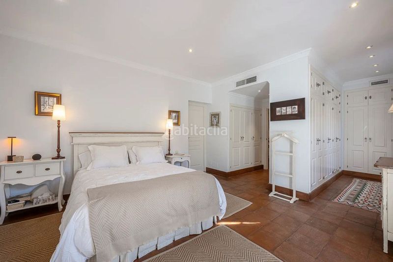 Foto 98130f10-8ff3-41f7-9125-923587c1c375. Chalet en Calahonda Mijas