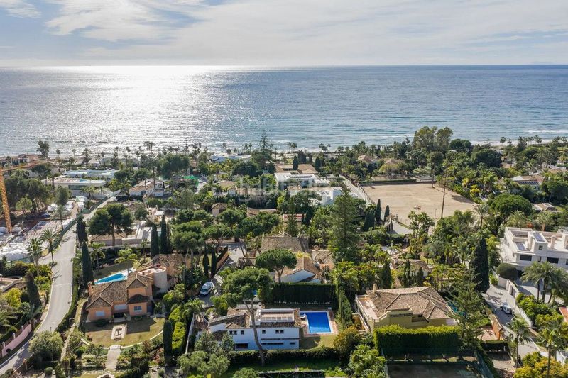 Foto bab04ecb-da4e-4f27-8081-ce857d9e4ec9. Xalet amb calefacció aparcament piscina a Calahonda Mijas