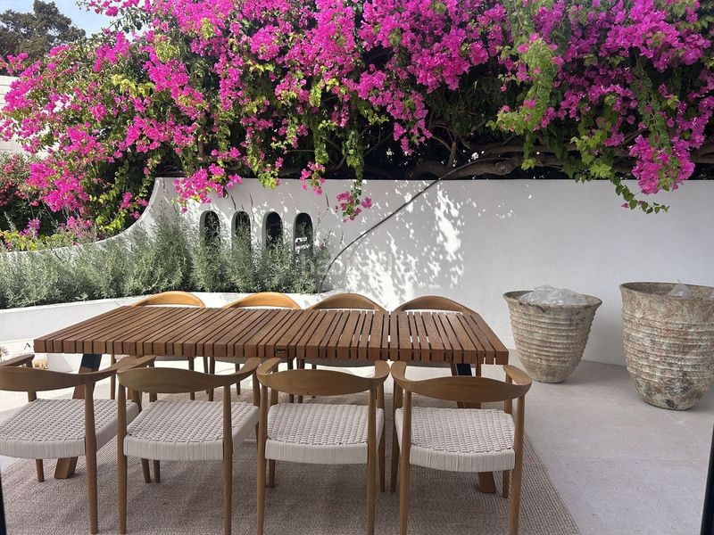 Foto e7081880-a42b-424b-84b3-f4e8fc15c123. Casa en lomas de Marbella club Marbella