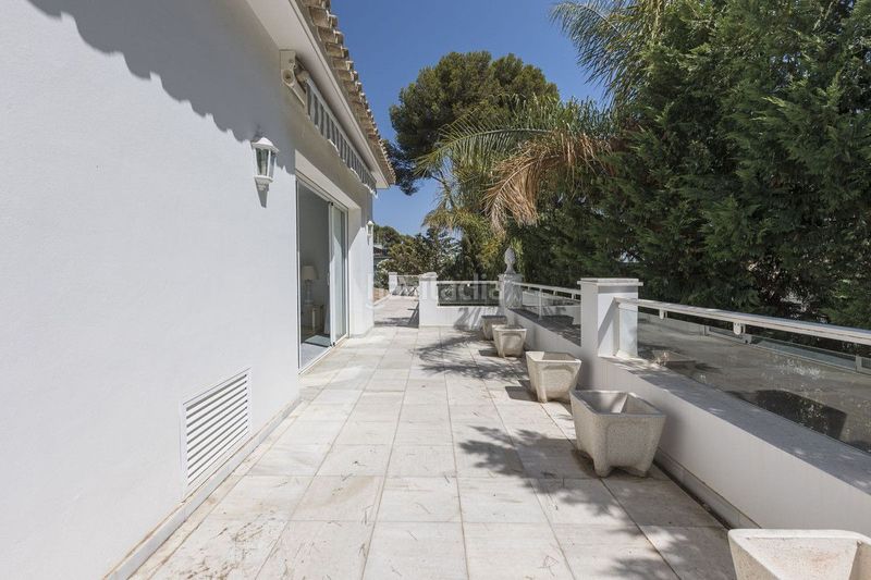 Foto 06f3e730-5d50-4c1a-8925-101867e75696. Xalet amb aparcament piscina a Calahonda Mijas