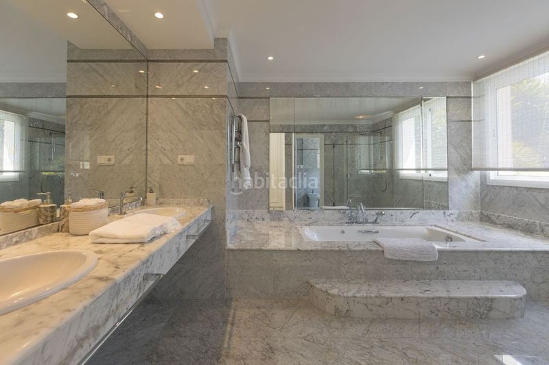 Foto 32d11a03-7b4b-4557-9c53-7e860ba13bed. Xalet amb aparcament piscina a Calahonda Mijas