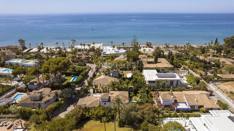Foto 5165429f-147c-4ccd-a342-b2d42fd077a7. Xalet amb aparcament piscina a Calahonda Mijas
