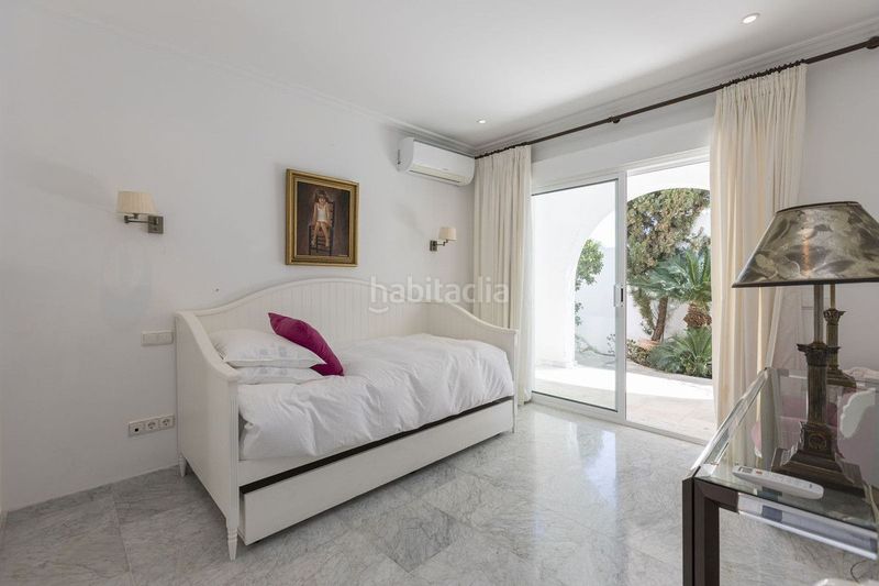 Foto 662a9dd4-5768-4302-843d-3c8c057f53f1. Xalet amb aparcament piscina a Calahonda Mijas