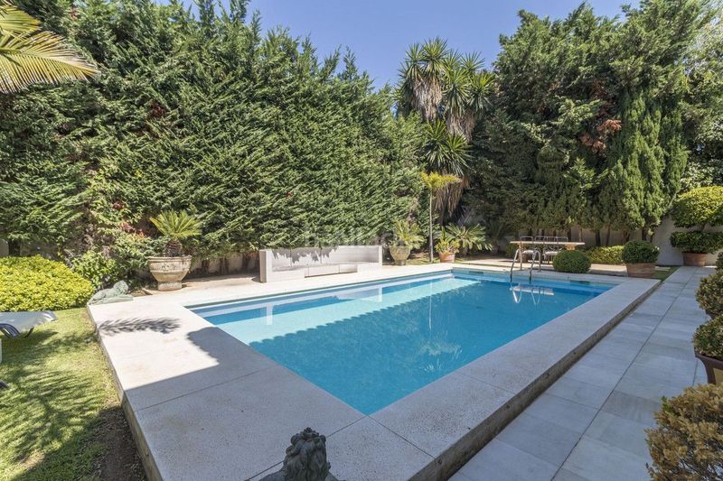Foto 95e623b9-efbb-46b5-ad1a-bffa24d4fce3. Xalet amb aparcament piscina a Calahonda Mijas