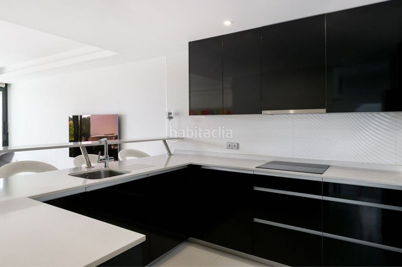 Foto 14002d1b-bd7d-4666-8898-ad2c85462523. Casa amb aparcament piscina a La Carolina - Guadalpín Marbella