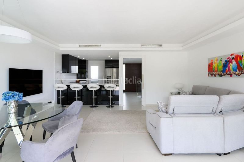 Foto 4f70a776-02f5-4f8e-8876-ebffce43f271. Casa amb aparcament piscina a La Carolina - Guadalpín Marbella