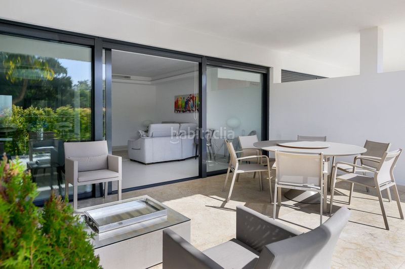 Foto c2755269-4c0d-4cba-864f-7c6e17c8a04f. Casa amb aparcament piscina a La Carolina - Guadalpín Marbella