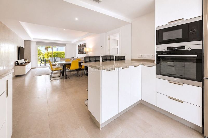 Foto 9be98b71-3297-4ade-b801-164b9f3cb4d3. Apartament amb aparcament piscina a Nueva Atalaya Estepona