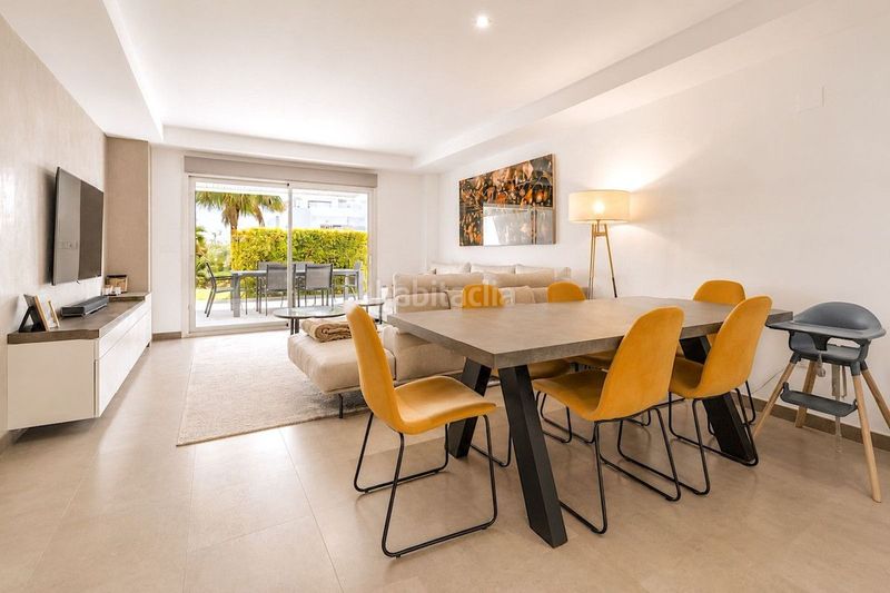 Foto c964a915-8650-40b6-9eea-0f151d95f9cb. Apartament amb aparcament piscina a Nueva Atalaya Estepona