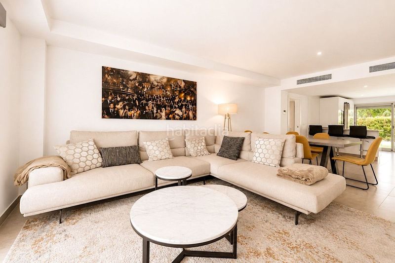 Foto ce2e7ec2-9347-481e-a9e9-b409562b0e07. Apartament amb aparcament piscina a Nueva Atalaya Estepona