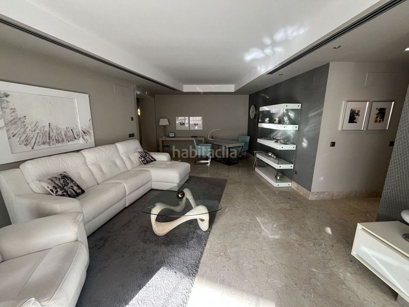 Foto a21367e2-d1ca-48d7-bebf-f55decbc1fb5. Apartament amb aparcament piscina a Nueva Alcántara Marbella