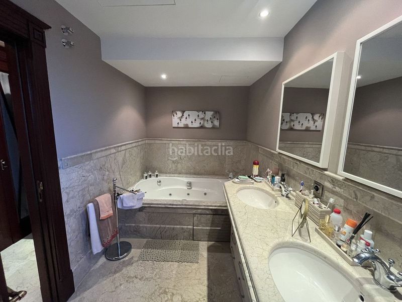 Foto fe361ac6-2c4f-4580-b7b9-d1d9ef2db158. Apartament amb aparcament piscina a Nueva Alcántara Marbella