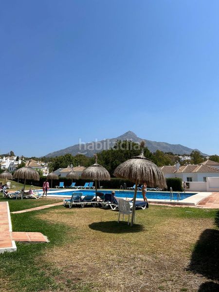 Foto 1190982d-389f-4fd0-9edb-fc28c016de9b. Casa amb piscina a Las Brisas Marbella