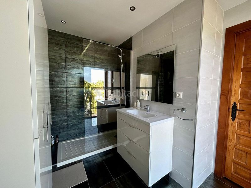 Foto 30e0ebc2-e30d-490c-8693-3ba196ae2471. Casa amb piscina a Las Brisas Marbella
