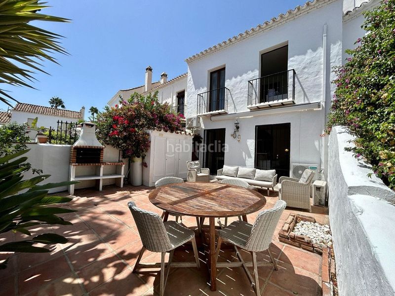 Foto 3a202022-7d73-48cd-b5c4-7986ad12c0a8. Casa amb piscina a Las Brisas Marbella