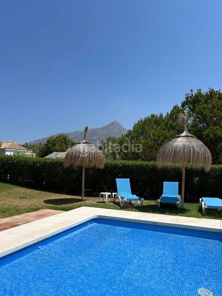 Foto 4e18aa66-83f5-491b-ab6d-2713e3e60fa1. Casa amb piscina a Las Brisas Marbella