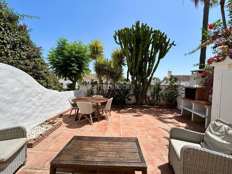 Foto 6a9337a7-27b6-4ef0-9c9f-cd2d611fb3b6. Casa amb piscina a Las Brisas Marbella