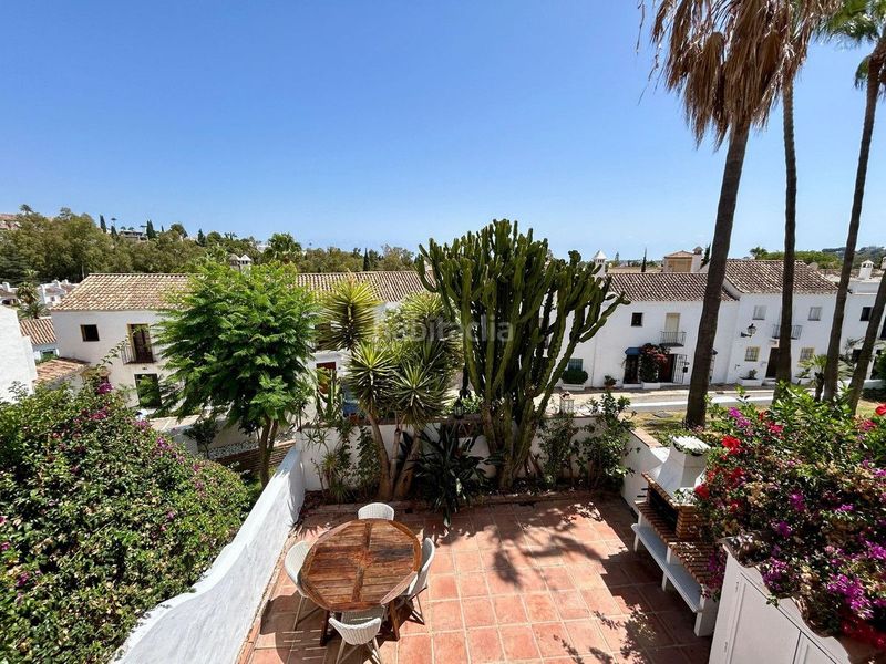 Foto 7cafab8e-1193-4aa7-8cf5-8fe693bf52da. Casa amb piscina a Las Brisas Marbella