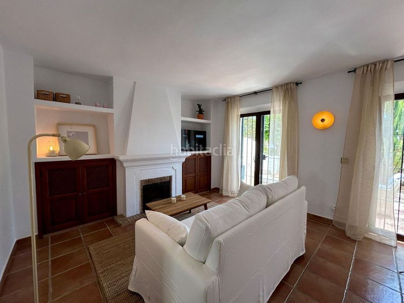 Foto 805abbb9-2fd7-42df-a295-e83acadbd7a0. Casa amb piscina a Las Brisas Marbella