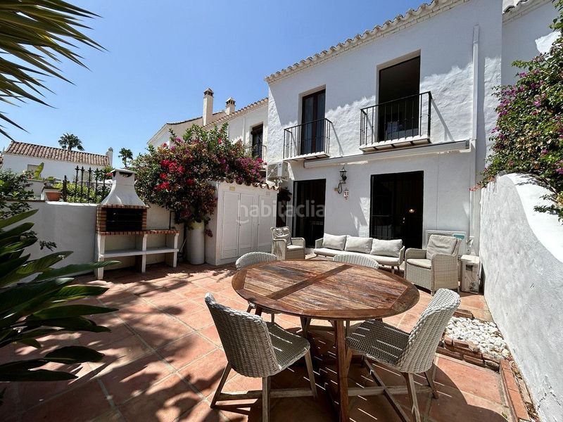 Foto 82f575bd-fcb7-4a1f-8328-47c29cf22977. Casa amb piscina a Las Brisas Marbella