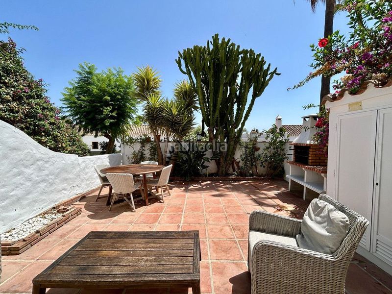 Foto bfab58dc-ecc1-4512-b98a-a0a3bb04a057. Casa amb piscina a Las Brisas Marbella