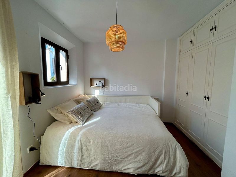 Foto c359bbad-647d-4b03-9820-c69a8d5dca33. Casa amb piscina a Las Brisas Marbella