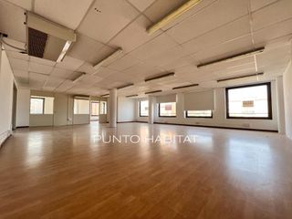 Alquiler Oficina en Pau casals 4. Oficina en el centro de castelldefels