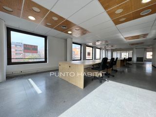 Alquiler Oficina  Pau casals. Oficina reformada en el centro de castelldefels