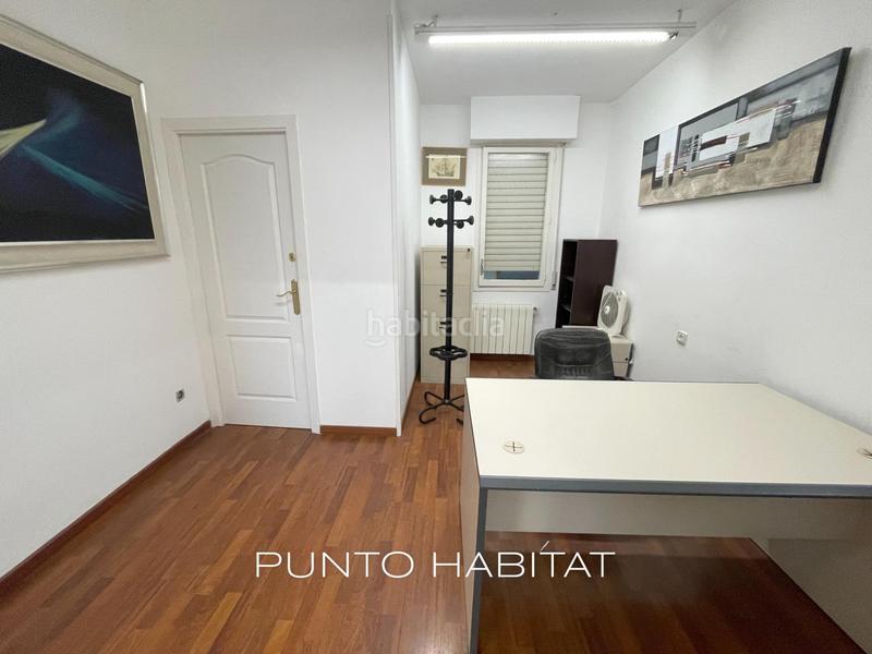 Foto 15c52f2e-d8e3-45a0-8aab-5d21b62069c9. Location bureau dans carrer d'hipòlit lázaro 34 dans Barcelona