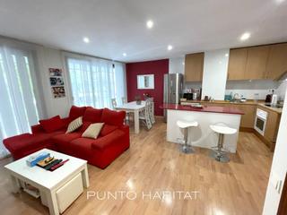 Miete Etagenwohnung  Travesía de dalt. Equipado con piscina comunitaria