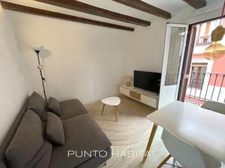 Miete Etagenwohnung  Carrer de sant gil. Alquiler temporal en el centro de barcelona