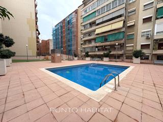 Appartement  Carrer de garcilaso. Finca de 1999 con piscina comunitaria