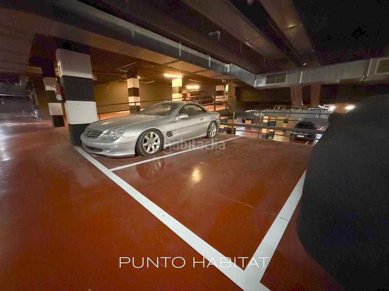 Foto ba8b5924-c797-4e17-9132-8aa781d2e45b. Aparcament cotxe a Pedralbes Barcelona