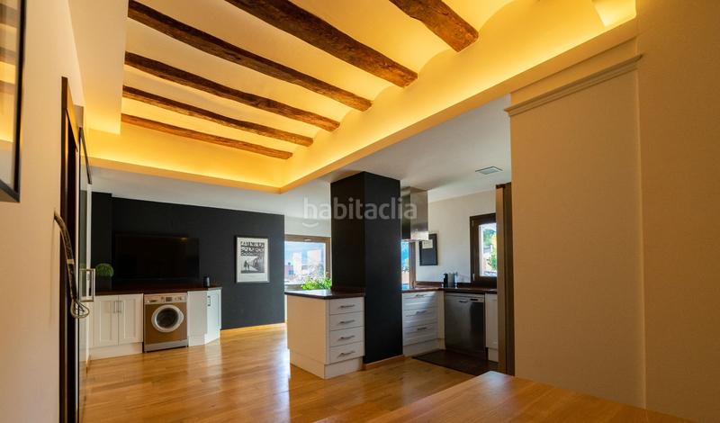 Foto eb2f627f-3a18-4208-923c-b695f4ea68af. Piso  de dos plantas con terraza en alcoy zona la salle en Alcoi